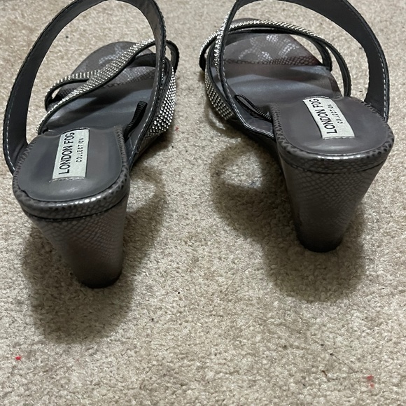 Shiny wedges with sparkly straps - Picture 4 of 4